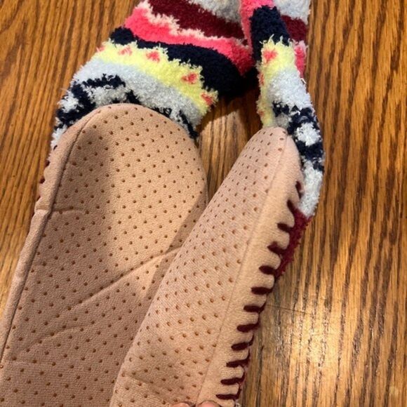 OLD NAVY WOMENS Cozy Slipper Socks L-XL Non-Skid Sole nordic warm winter New - Picture 4 of 4